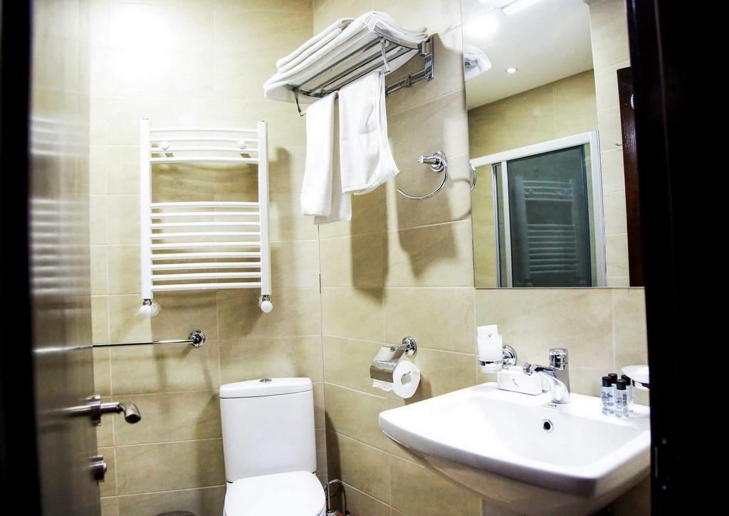Hotel Feri Tbiliszi Kültér fotó