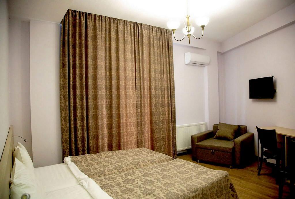 Hotel Feri Tbiliszi Kültér fotó