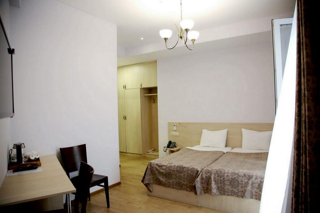 Hotel Feri Tbiliszi Kültér fotó