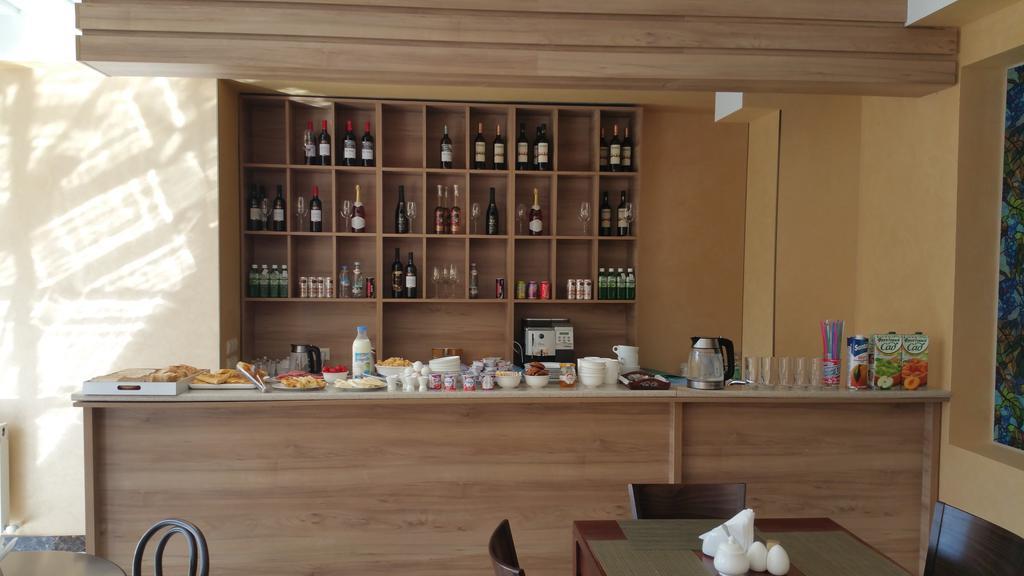 Hotel Feri Tbiliszi Kültér fotó