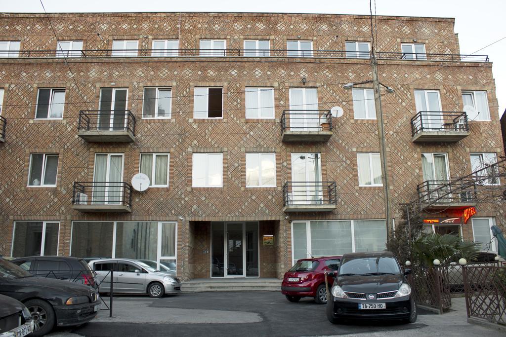 Hotel Feri Tbiliszi Kültér fotó