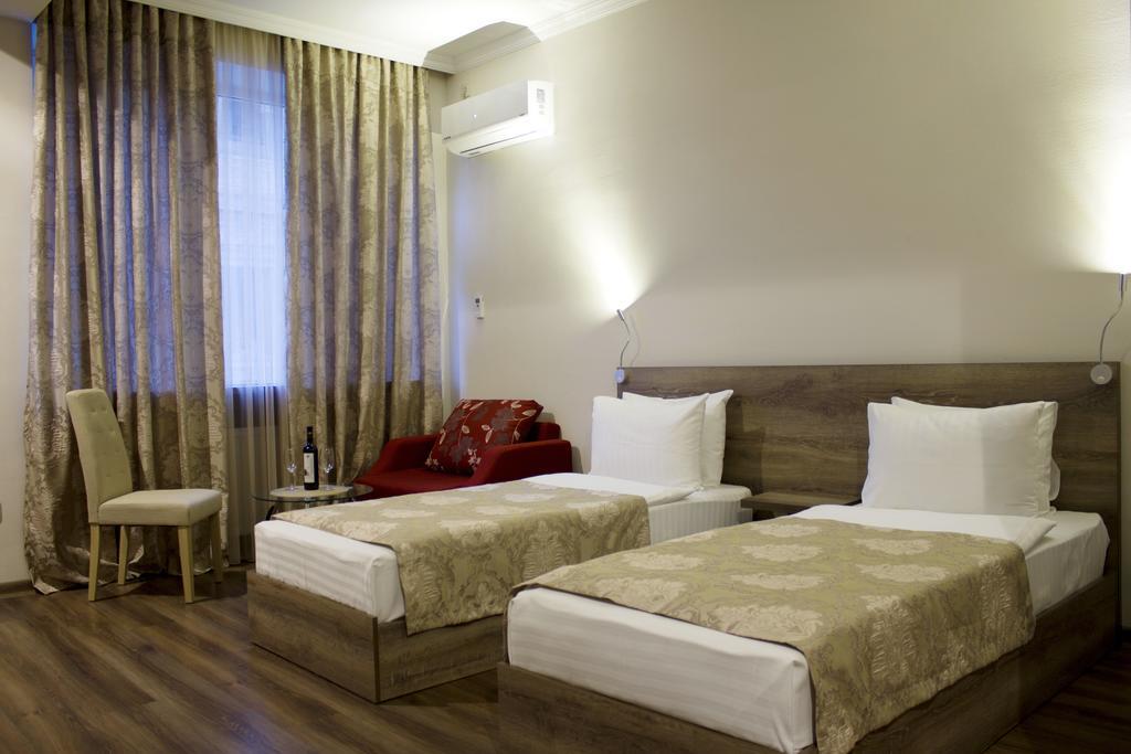 Hotel Feri Tbiliszi Kültér fotó