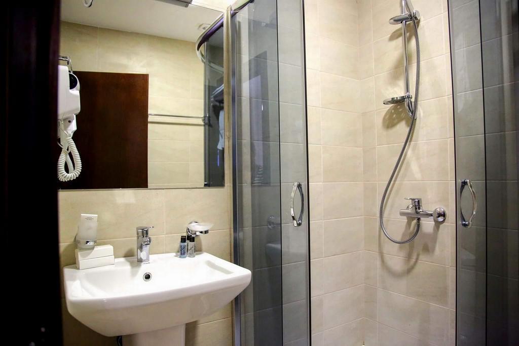Hotel Feri Tbiliszi Kültér fotó