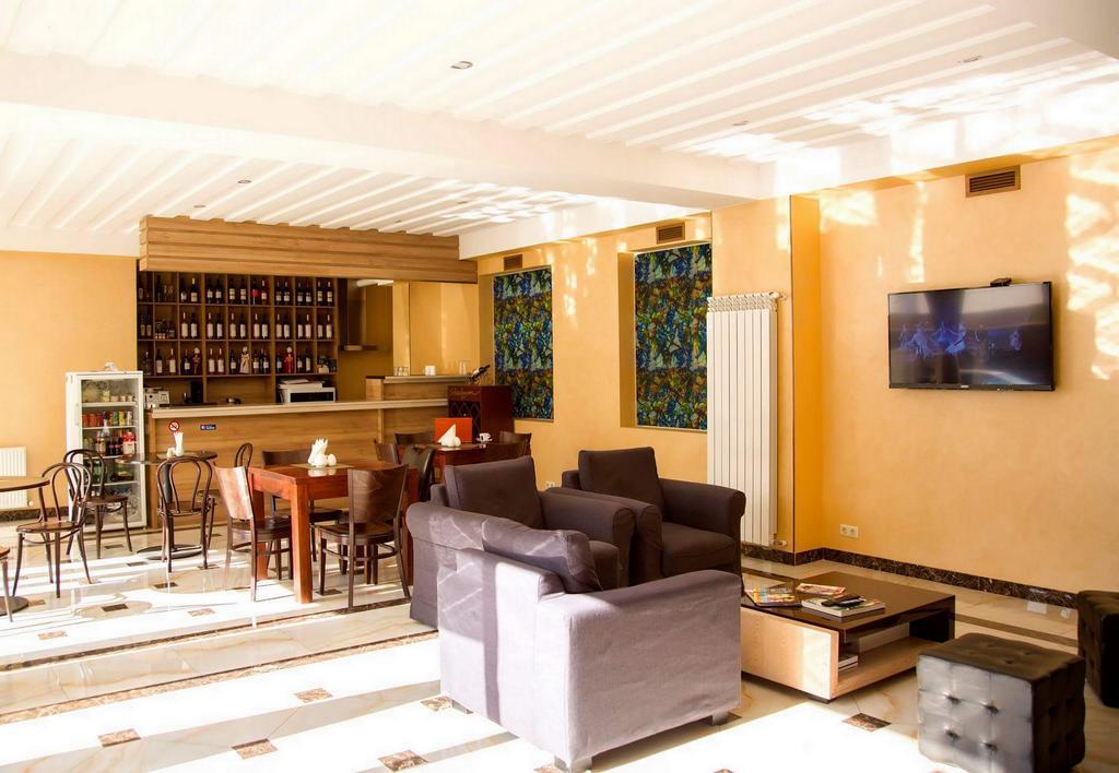 Hotel Feri Tbiliszi Kültér fotó